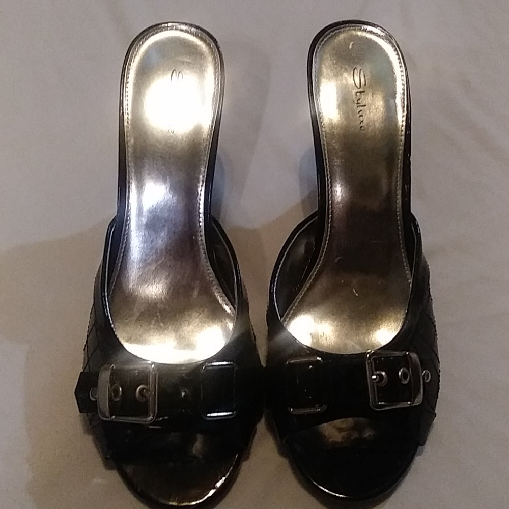 🌷🌷Styluxe high heels never been worn